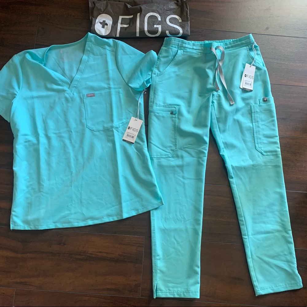 Figs scrub set